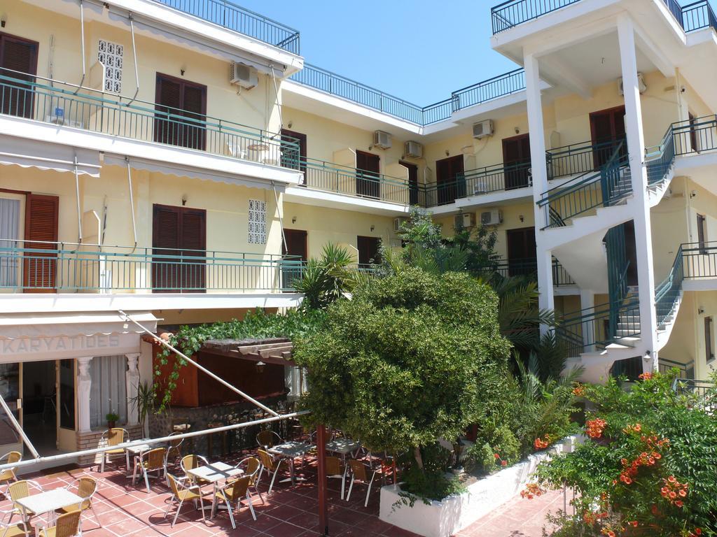 Hotel Karyatides Agia Marina  Экстерьер фото