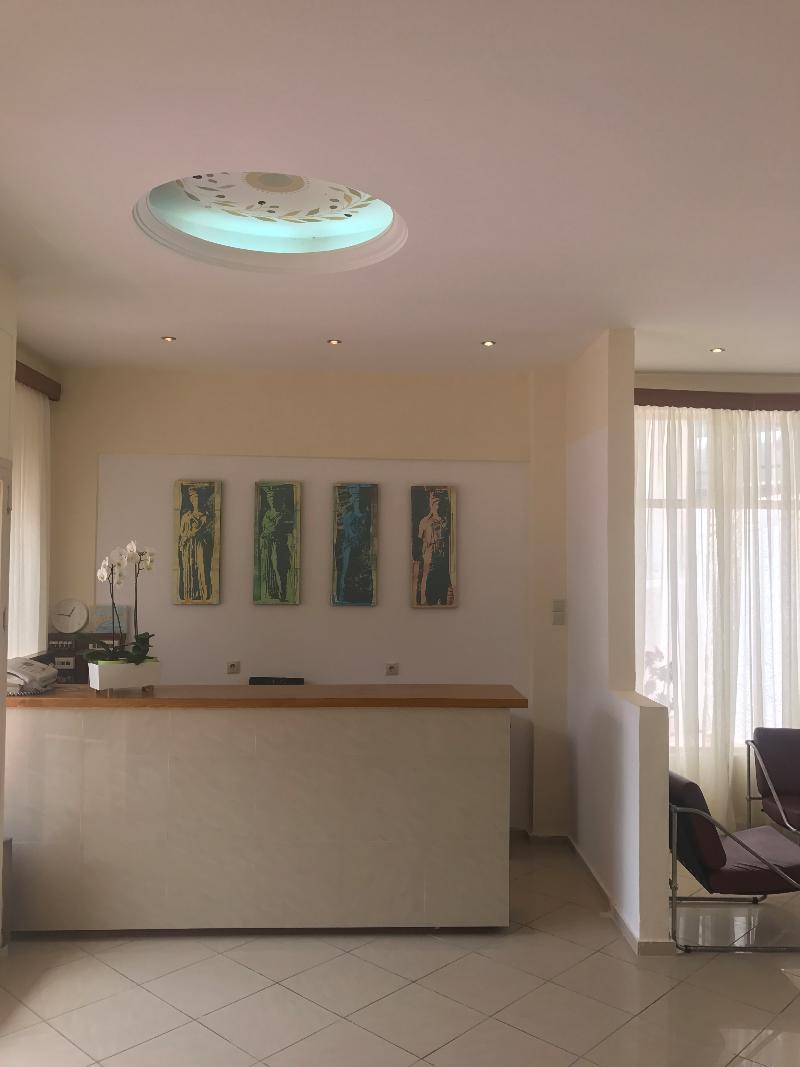 Hotel Karyatides Agia Marina  Экстерьер фото