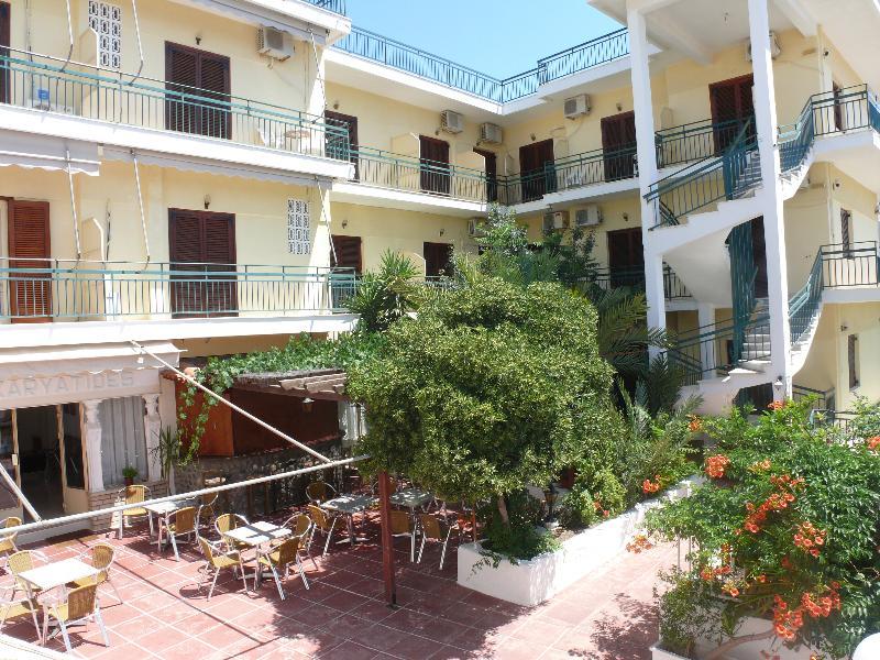 Hotel Karyatides Agia Marina  Экстерьер фото