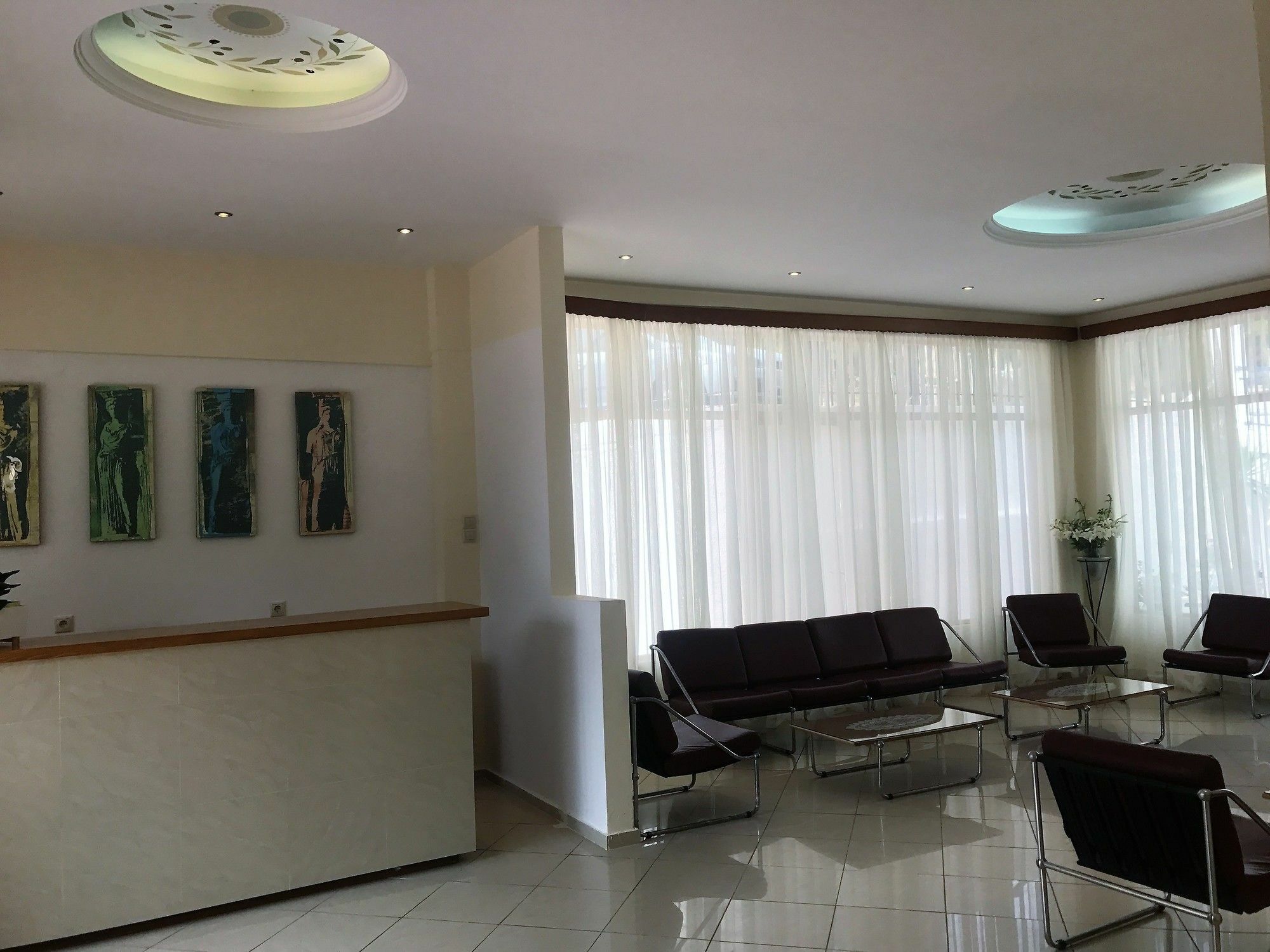 Hotel Karyatides Agia Marina  Экстерьер фото