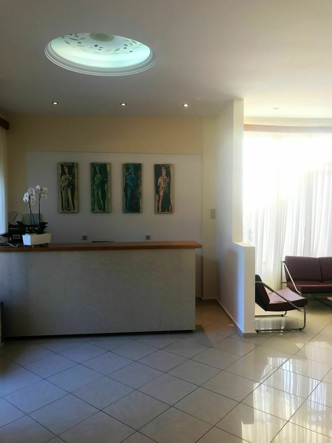 Hotel Karyatides Agia Marina  Экстерьер фото
