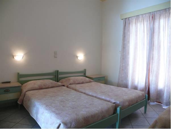 Hotel Karyatides Agia Marina  Экстерьер фото